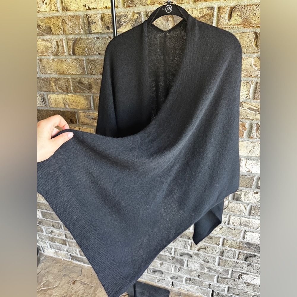 Cashmere Charter Club
Cashmere Wrap - Picture 5 of 10